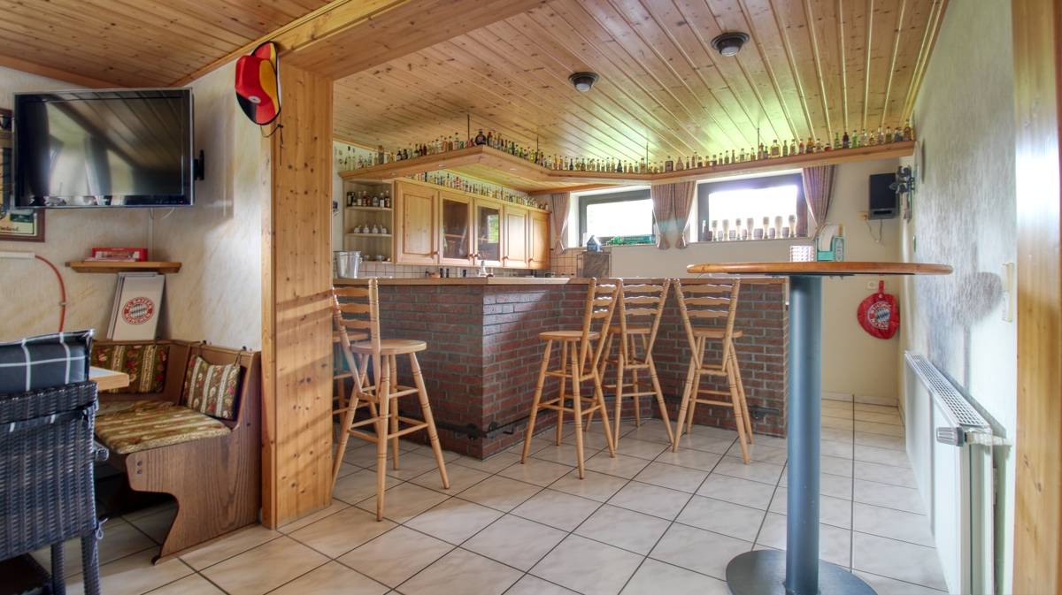 Bar im Keller