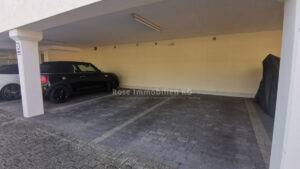 Parkplatz überdacht