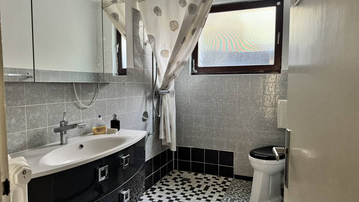 Badezimmer EG