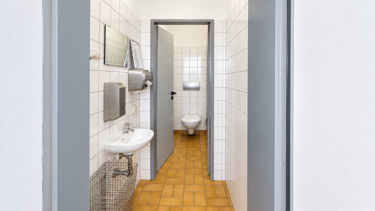 Gewerbeeinheit -  ein WC von vier.