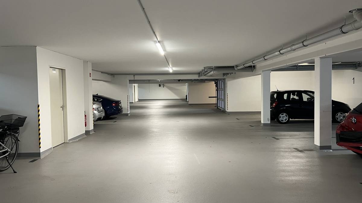 Große Tiefgarage